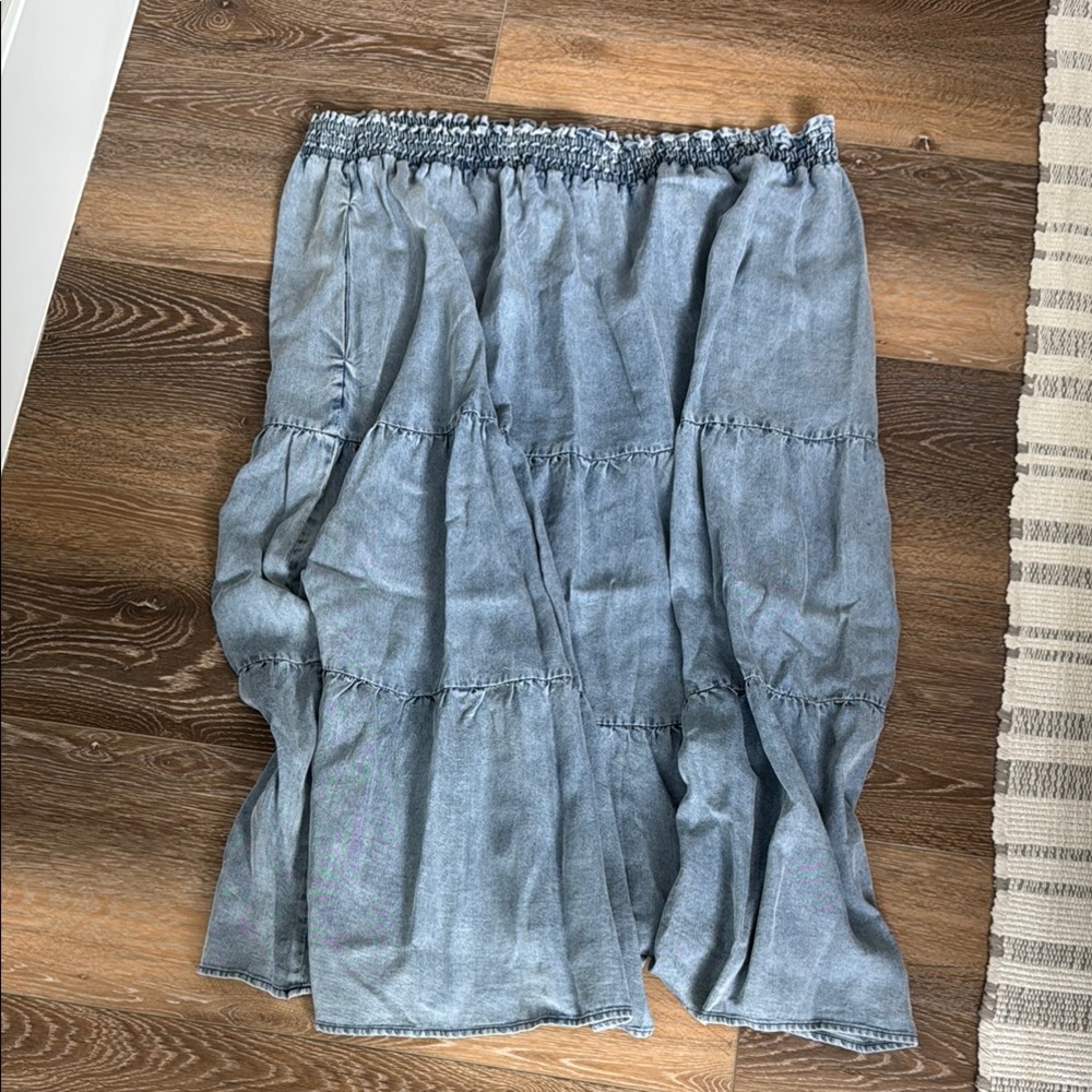 Tiered Denim Blue Women's Skirt with ruffled waistband. Pockets! Size 3X.